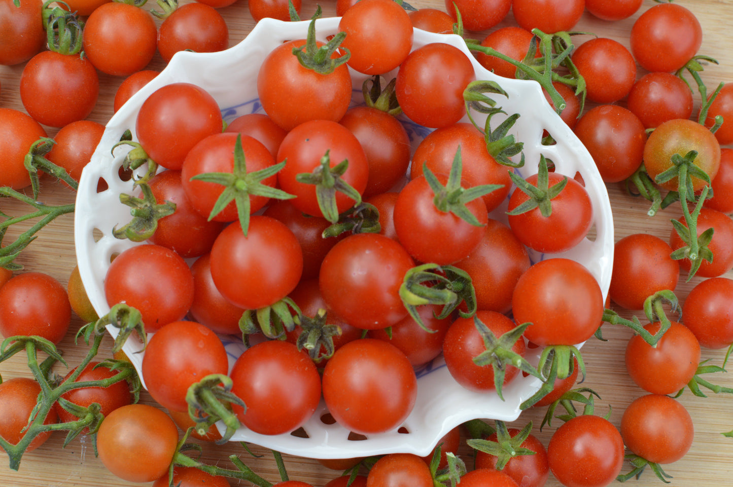 Tomato Seeds - 'Sweetie' Cherry Tomato Seeds | Sweet Millions Open Pollinated Variety | 25 Seeds In Pictorial Packet With Growing Instructions | Always Next Business Day Dispatch